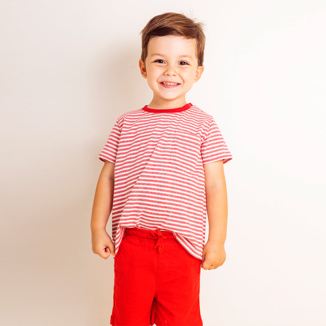 Remera varon con bolsillo rayas rojo