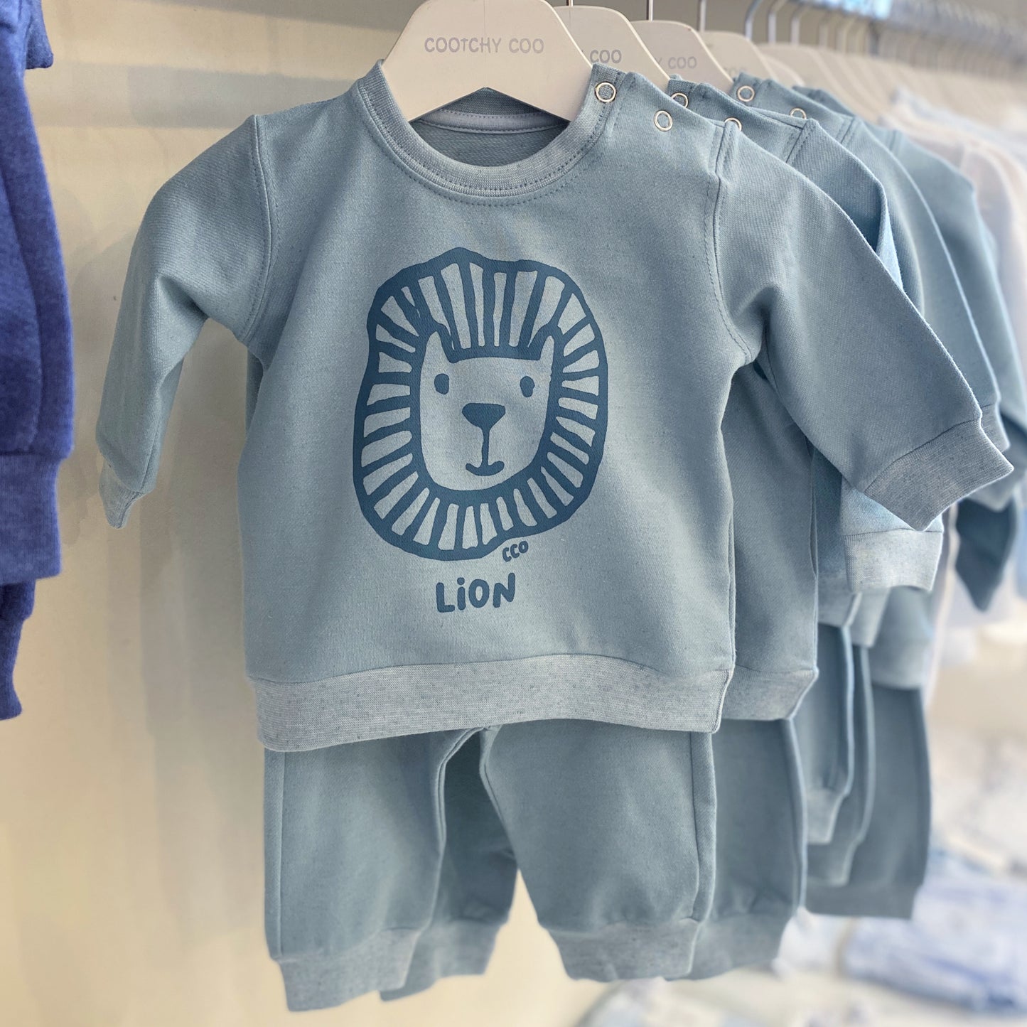 Conjunto de Buzo Lion Celeste