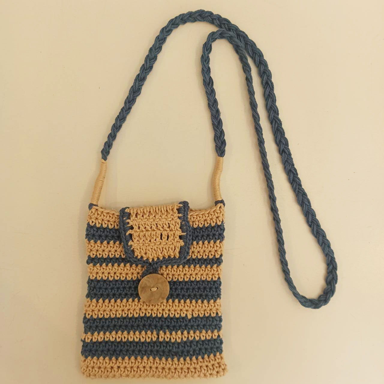 Carterita de hilo azul beige