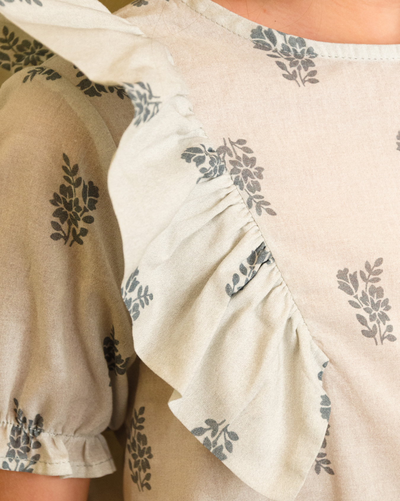 Blusa Silvia Floral Gris