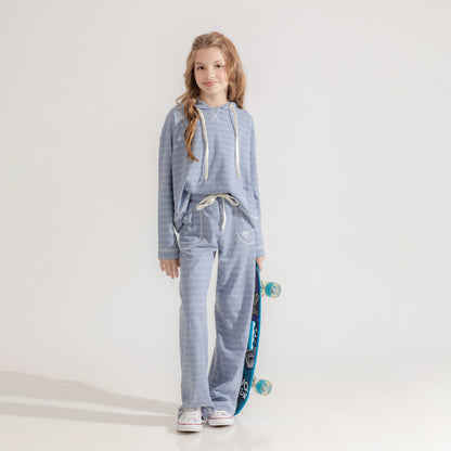 Pantalon buzo con corazon rayas celeste